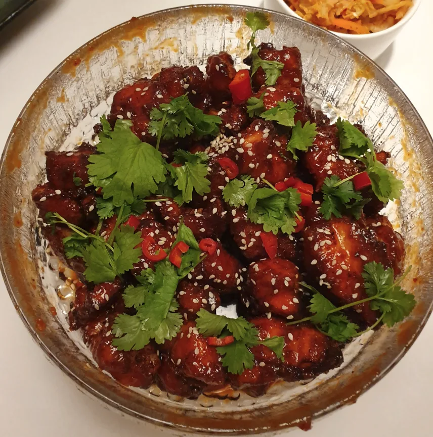 Kahdesti friteerattu ja glaseerattu kana