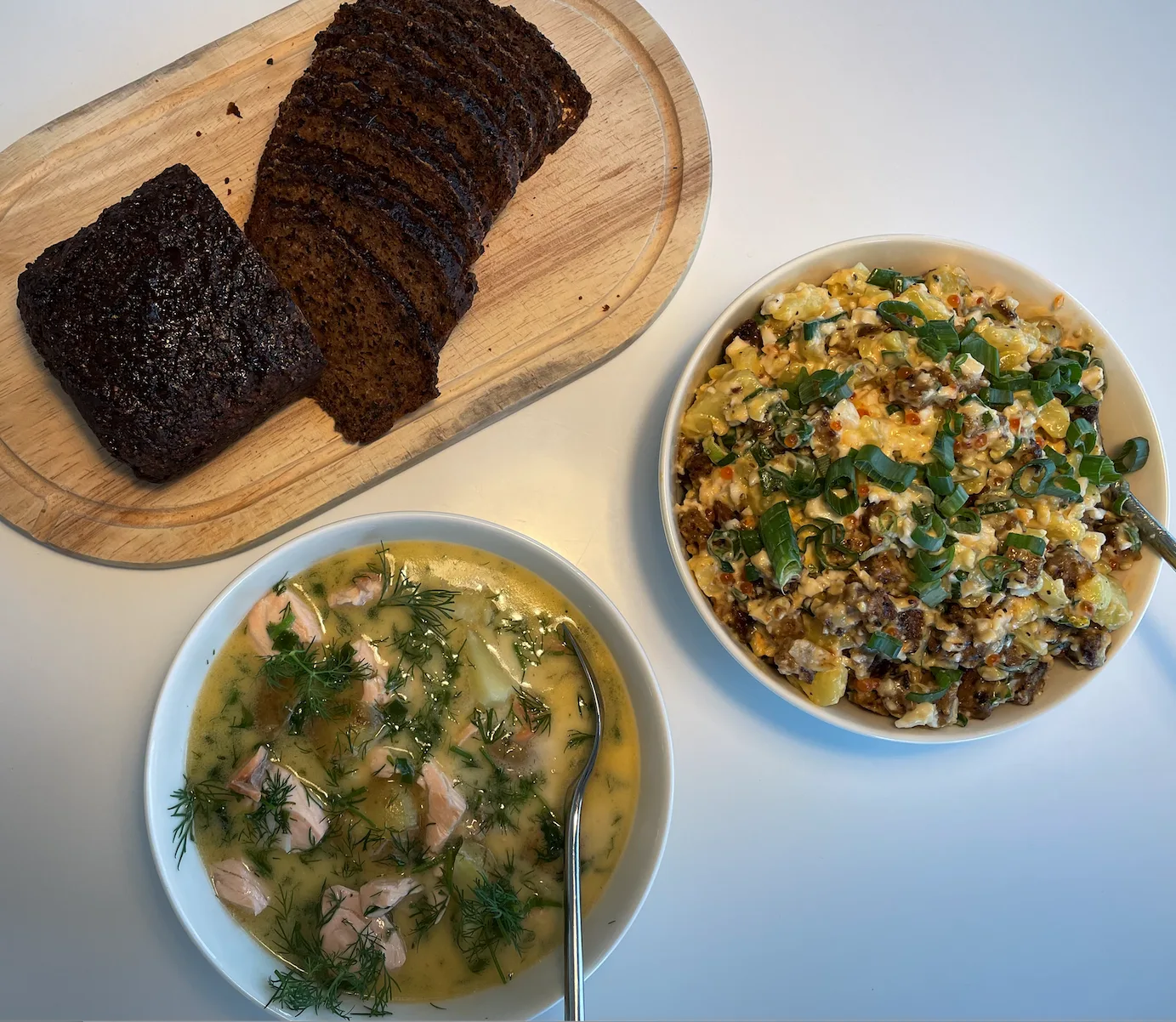 Kylmäsavulohikeitto